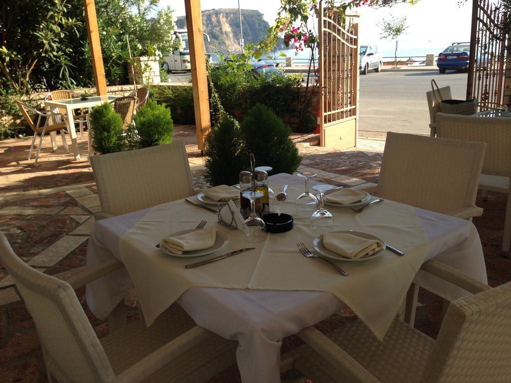 Rondos Hotel Himara Kültér fotó